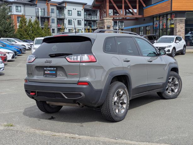2019 Jeep Cherokee Trailhawk - 4x4, No Accidents, Low Mileage image 6