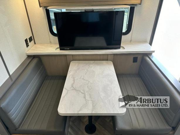 Used 2021 Cruiser Shadow Cruiser 248RKS image 8