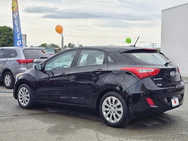2016 Hyundai Elantra GT 5dr HB Auto GT image 4