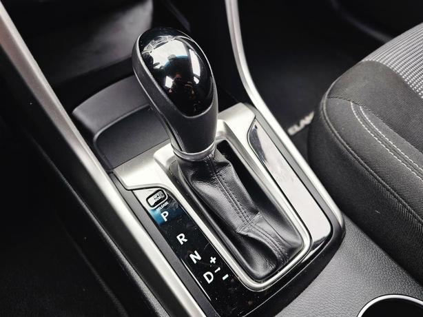 2016 Hyundai Elantra GT 5dr HB Auto GT image 7