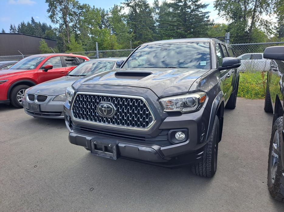 2019 Toyota Tacoma V6 display photo