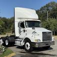 2007 International 9200i Cummins Diesel 10-Speed Tandem Tractor Day Cab thumbnail image