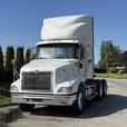 2007 International 9200i Cummins Diesel 10-Speed Tandem Tractor Day Cab thumbnail image 4