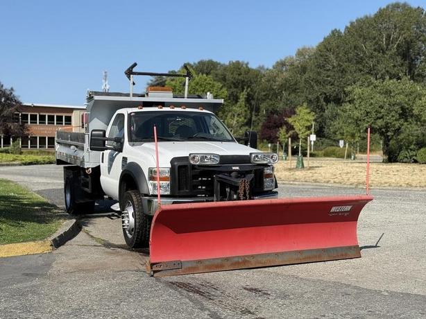 2008 Ford F-450 SD Dump Box with Sander image 2