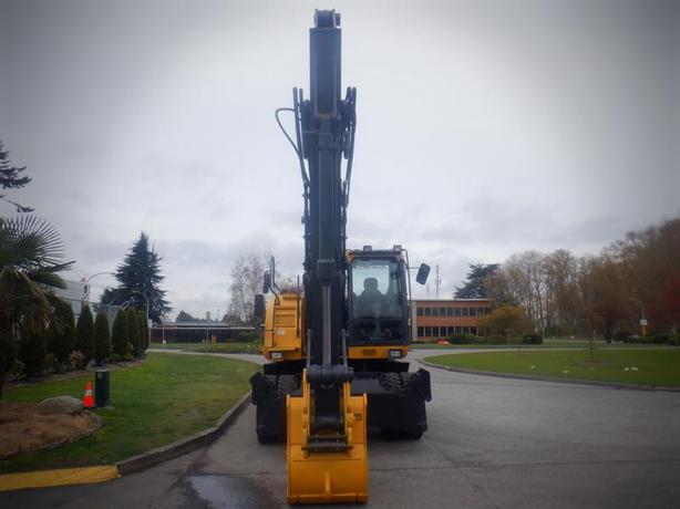 2014 John Deere 190D W Mobile Excavator image 3