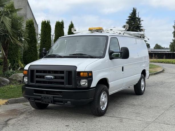2013 Ford Econoline E-350 Super Duty Cargo Van with Shelving & Ladder Rack image 4