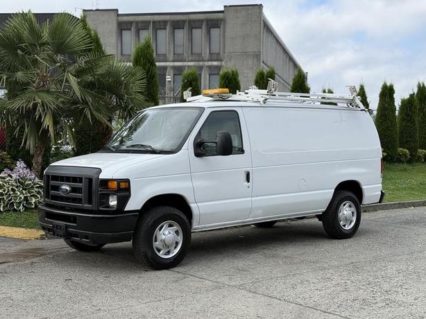 2013 Ford Econoline E-350 Super Duty Cargo Van with Shelving & Ladder Rack image 5