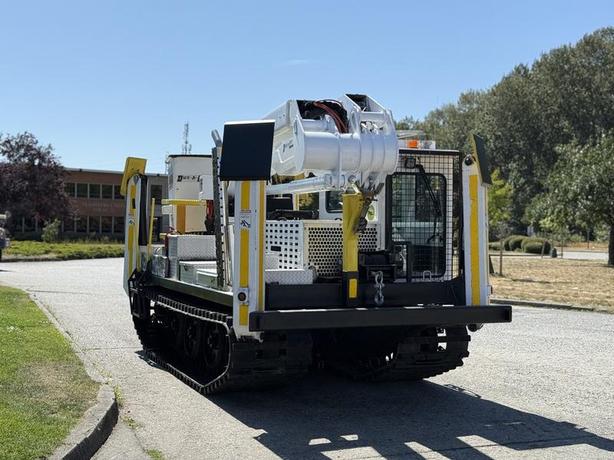 2014 Achiever DPM52MH Tracked DUR-A-LIFT 52-Foot Aerial image 2