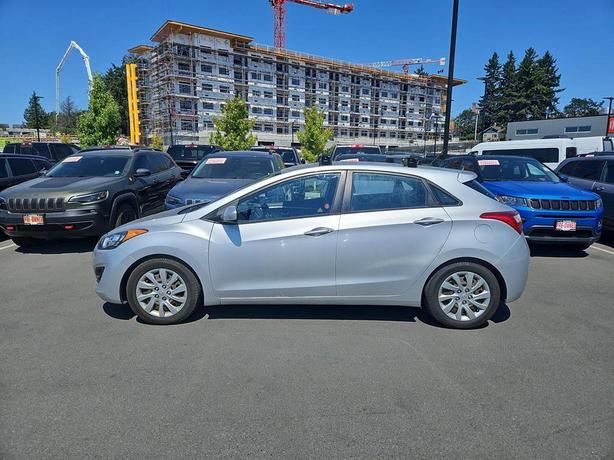 2013 Hyundai Elantra GT GL | Keyless Entry | Heated Mirrors! image 3