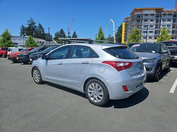 2013 Hyundai Elantra GT GL | Keyless Entry | Heated Mirrors! image 4
