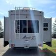 Used 2017 Northwood Arctic Fox 35-5Z thumbnail image 5