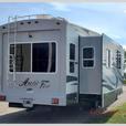 Used 2017 Northwood Arctic Fox 35-5Z thumbnail image 6