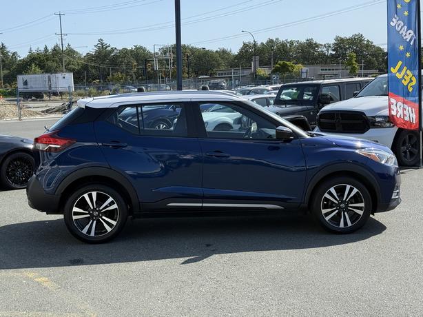 2018 Nissan Kicks SR -  Sport Steering Wheel & Remote Keyless Entry image 5