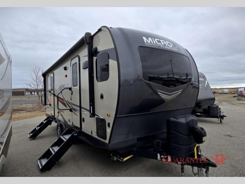 Used 2022 Forest River RV Flagstaff Micro Lite 25FKBS display photo