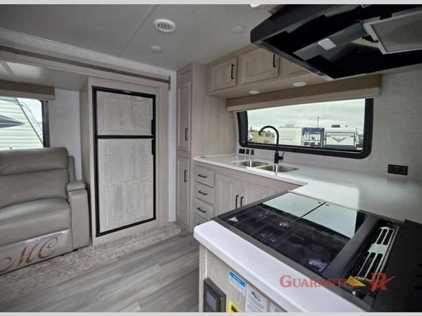 Used 2022 Forest River RV Flagstaff Micro Lite 25FKBS image 6
