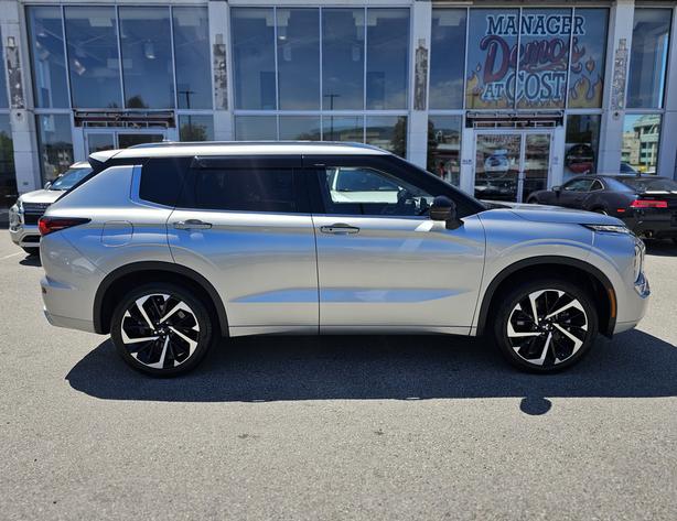 2024 Mitsubishi Outlander GT - No Accidents, One Owner, 360 Cameras image 4