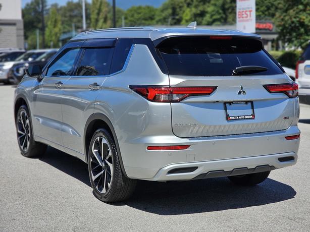 2024 Mitsubishi Outlander GT - No Accidents, One Owner, 360 Cameras image 7