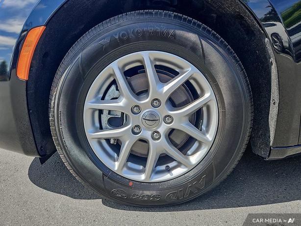 2024 Chrysler Grand Caravan SXT | Heated Seats | Power Liftgate! image 6