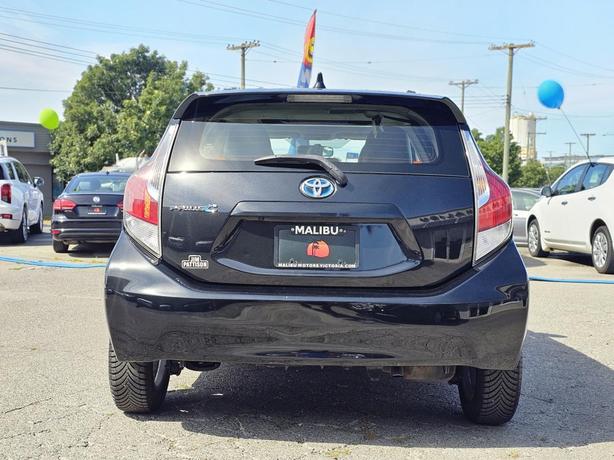 2015 Toyota Prius C 5dr HB Technology image 3