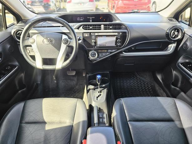 2015 Toyota Prius C 5dr HB Technology image 6