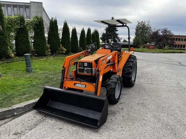 2001 Agco ST40 Tractor With SL46 Loader Diesel image 5