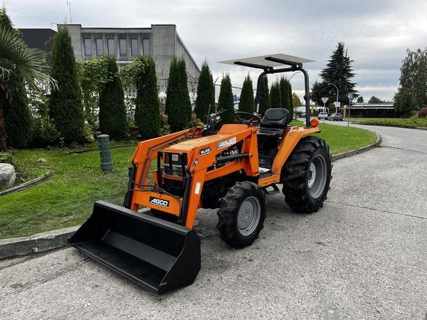 2001 Agco ST40 Tractor With SL46 Loader Diesel image 6