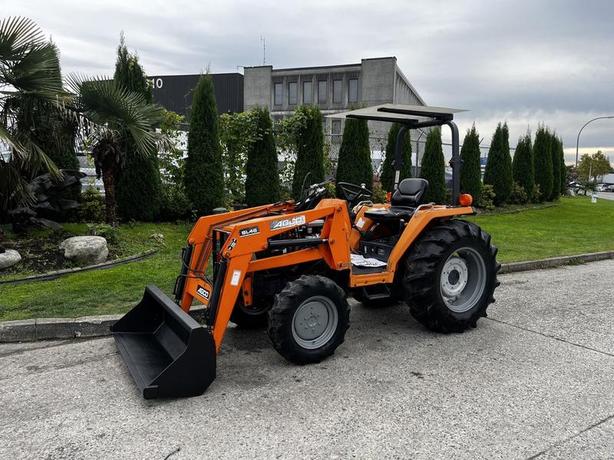2001 Agco ST40 Tractor With SL46 Loader Diesel image 7