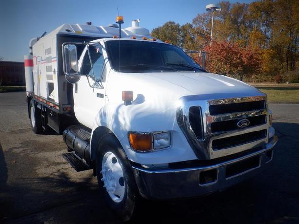 2006 Ford F-650 Vacuum Truck  2WD Diesel image 4
