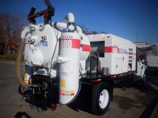 2006 Ford F-650 Vacuum Truck  2WD Diesel image 8