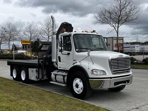 2006 Freightliner M2 112 15 foot Flat Deck With Hiab Crane Diesel image 1