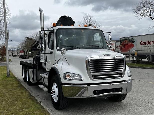 2006 Freightliner M2 112 15 foot Flat Deck With Hiab Crane Diesel image 2