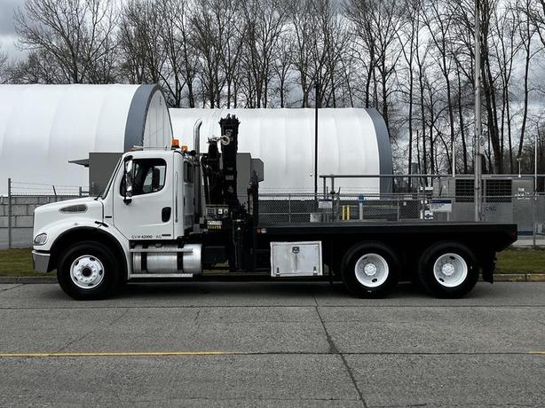 2006 Freightliner M2 112 15 foot Flat Deck With Hiab Crane Diesel image 6