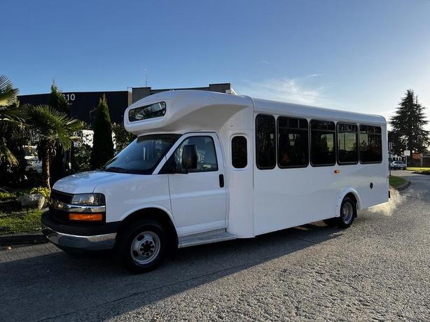 2017 Chevrolet Express G4500 22 Passenger with Wheelchair Ramp OFF ROAD USE ONLY image 5
