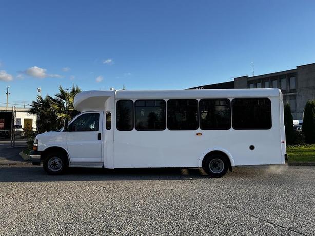 2017 Chevrolet Express G4500 22 Passenger with Wheelchair Ramp OFF ROAD USE ONLY image 6