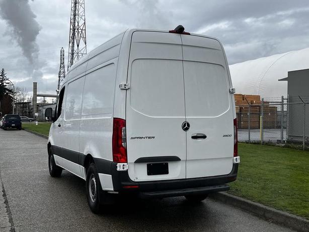 2021 Mercedes-Benz Sprinter 2500 High Roof Cargo Van 144 Inch WheelBase Diesel image 8
