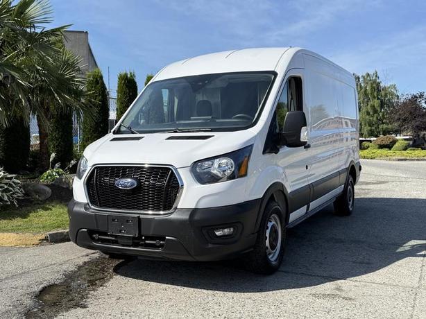 2022 Ford Transit 250 Cargo Van image 4
