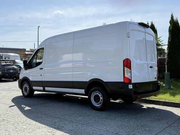 2022 Ford Transit 250 Cargo Van image 7