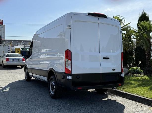 2022 Ford Transit 250 Cargo Van image 8