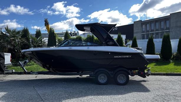 2023 Mercury Monterey 238SS Boat image 4