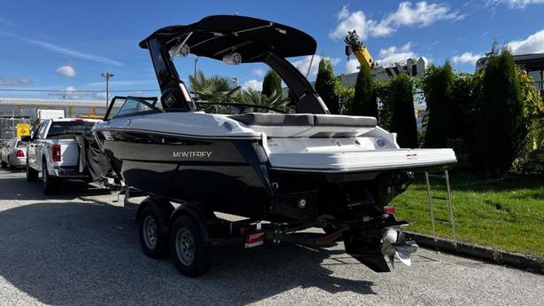 2023 Mercury Monterey 238SS Boat image 5