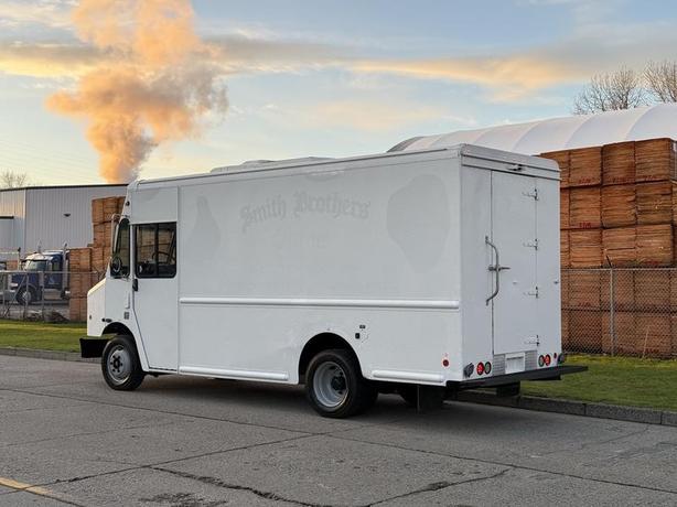 2017 Freightliner M Line MT45 Thermo King Reefer 14 Foot Step Van image 7