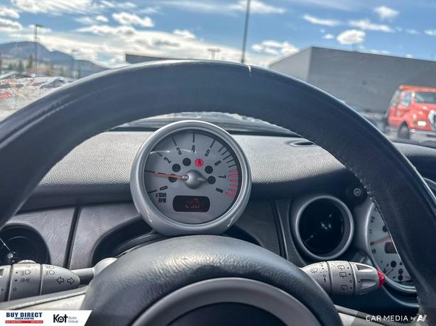 2004 MINI Cooper Hardtop S MANUAL, LEATHER SEATS, BLACK INTERIOR, SUNROOF, AUTO  image 6