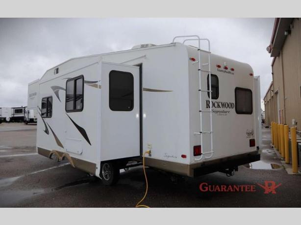 Used 2013 Forest River RV Rockwood Signature Ultra Lite 8281WS image 4
