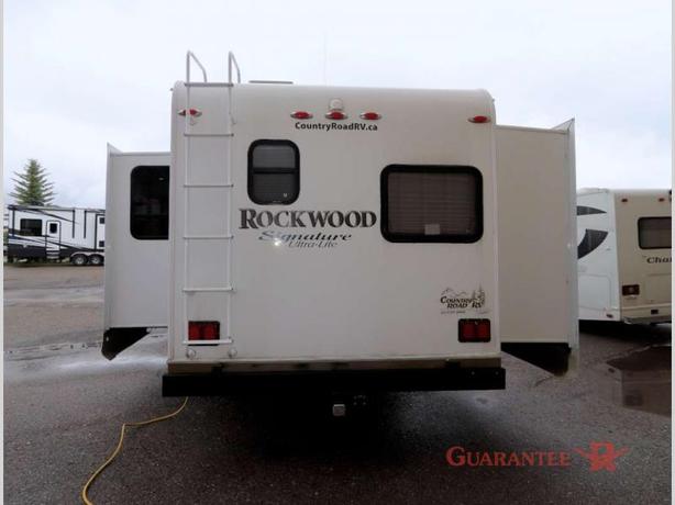 Used 2013 Forest River RV Rockwood Signature Ultra Lite 8281WS image 5