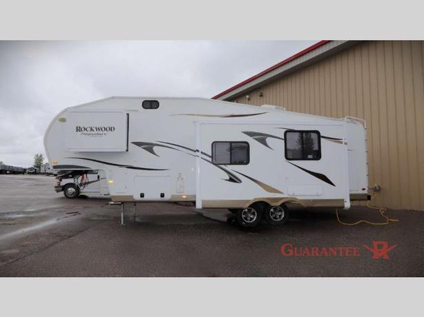 Used 2013 Forest River RV Rockwood Signature Ultra Lite 8281WS image 7