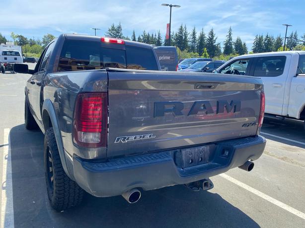 2016 RAM 1500 Rebel Crew Cab 4x4 | Power Sunroof! image 3