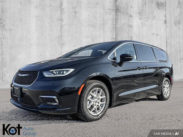 2024 Chrysler Pacifica Touring demo image 1