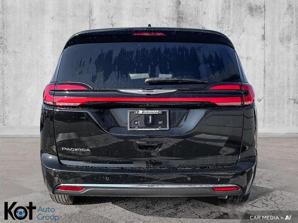 2024 Chrysler Pacifica Touring demo image 4