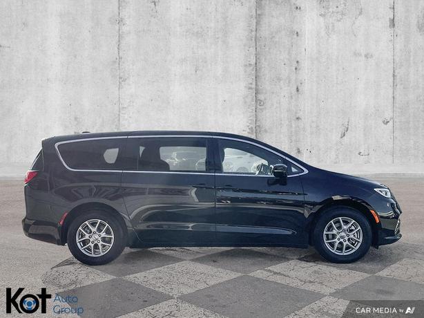 2024 Chrysler Pacifica Touring demo image 6