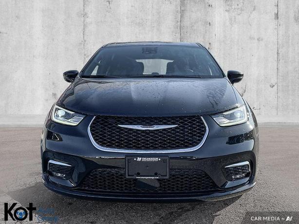 2024 Chrysler Pacifica Touring demo image 8